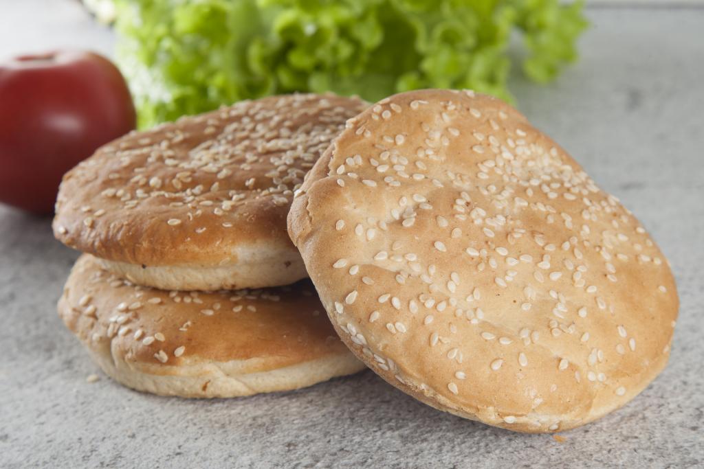 Свежие, сдобные и такие вкусные булочки для бургеров в интернет-магазине Абрикос Купить булочки для бургеров с доставкой до вашего заведения