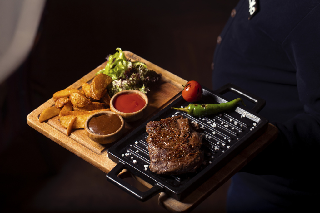 beef-steak-mini-grill-pan-served-with-fried-potatoes-fresh-salad.jpg
