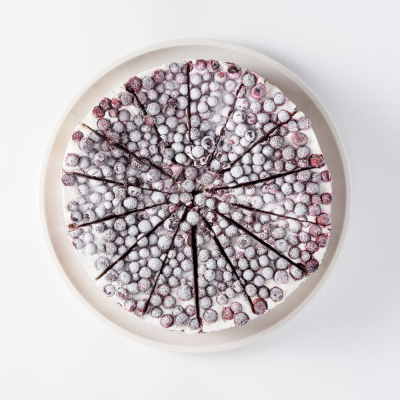 Торт С чёрной смородиной 2,17кг Десерт Фентези