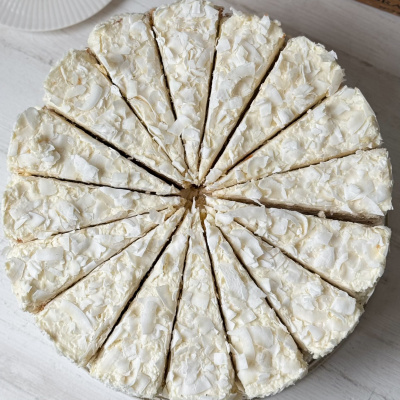 Торт Кокосовый с орехами 16 порций 2,24кг Десерт Фентези