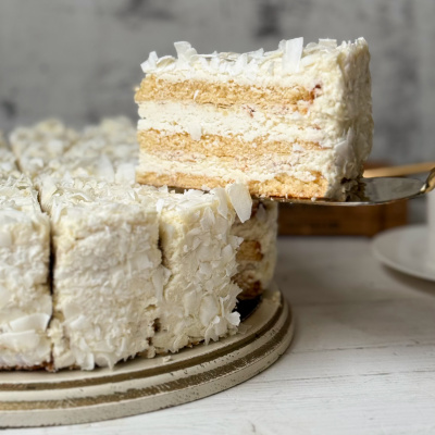 Торт Кокосовый с орехами 16 порций 2,24кг Десерт Фентези